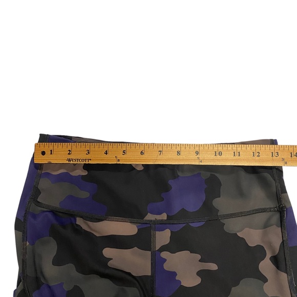 ATHLETA//Ultimate Stash Pocket Camo Camouflage 7/8 Tight Medium - Picture 12 of 12